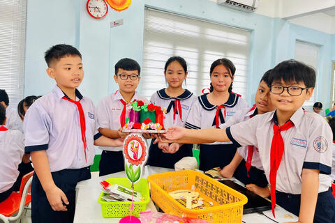 Bảo hiểm Xã hội TPHCM đề nghị các trường hoàn trả tiền BHYT đã thu của học sinh