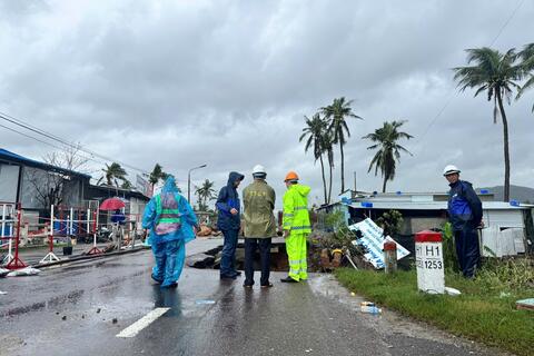 Còn 24 vị trí trên các tuyến quốc lộ bị tắc đường, ngập nước