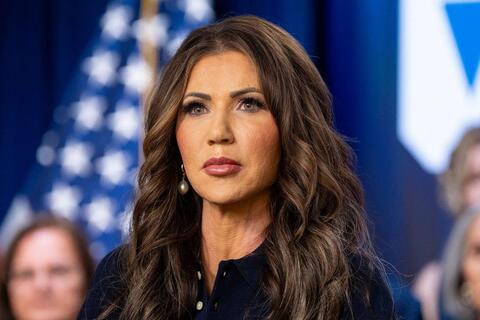 <a href="/thoi-su" title="Thời sự" rel="dofollow">Thời sự</a>