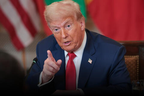 <a href="/thoi-su" title="Thời sự" rel="dofollow">Thời sự</a>