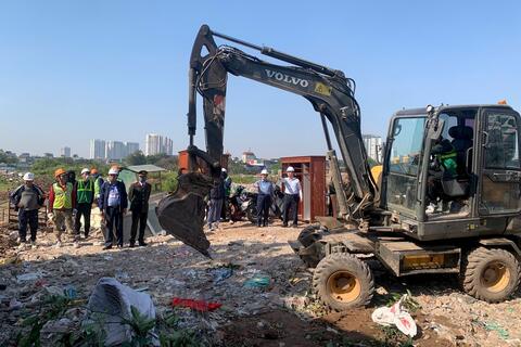 Phường Khương Đình cưỡng chế bàn giao mặt bằng dự án nhà tang lễ Thanh Xuân