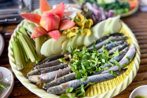 <a href="/kham-pha" title="Khám phá" rel="dofollow">Khám phá</a>