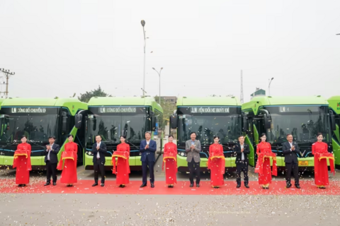 Đơn vị buýt truyền thống đầu tiên của Hà Nội chuyển đổi 100% sang xe điện