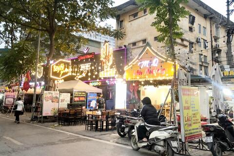 <a href="/thoi-su" title="Thời sự" rel="dofollow">Thời sự</a>