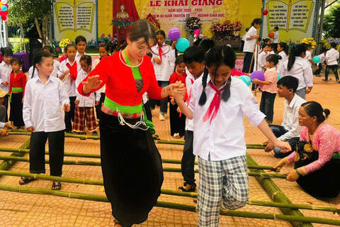 <a href="/giao-duc" title="Giáo dục" rel="dofollow">Giáo dục</a>