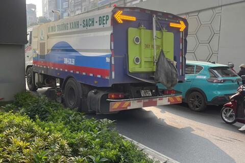 Hà Nội: Duy trì cảnh quan tuyến đường Vành đai 2 sạch đẹp