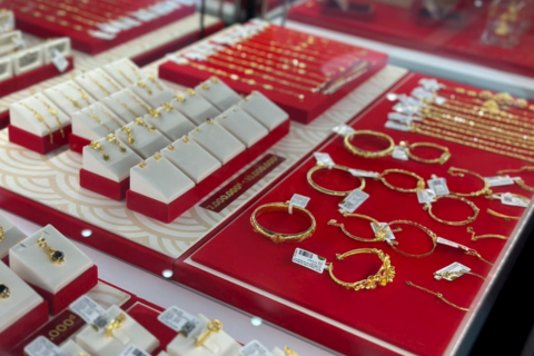 Giá vàng hôm nay 15/12/2025: Giá vàng SJC, giá vàng nhẫn, vàng miếng trong nước và giá vàng thế giới