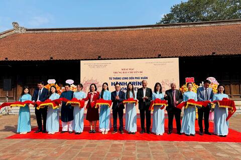 <a href="/kham-pha" title="Khám phá" rel="dofollow">Khám phá</a>