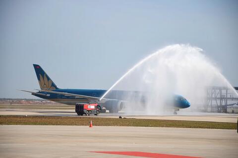 Sân bay Long Thành đón chuyến bay chở khách đầu tiên