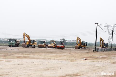 <a href="/thoi-su" title="Thời sự" rel="dofollow">Thời sự</a>