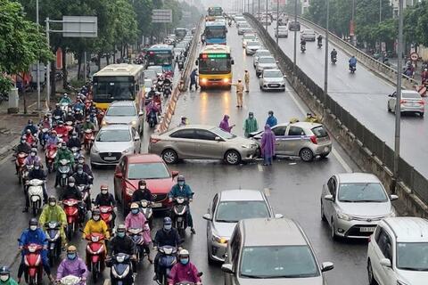 Giao thông Hà Nội sáng 24.12: Hàng loạt sự cố giờ cao điểm