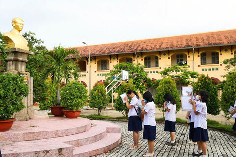 Chuyện về ngôi trường trăm tuổi ở xứ Tây Đô