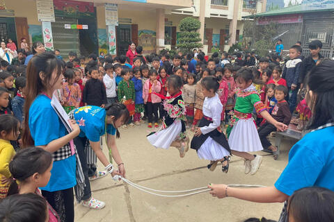 Hành trình từ 'mái lá' dân nuôi đến trường học hạnh phúc