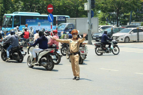 Phấn đấu giảm ít nhất 50% số vụ tai nạn giao thông và thương vong trong năm diễn ra Đại hội Đảng XIV
