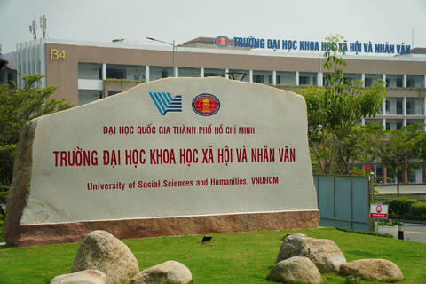 <a href="/giao-duc" title="Giáo dục" rel="dofollow">Giáo dục</a>