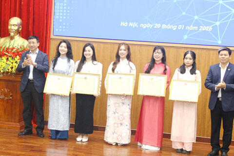 Hơn 250 sinh viên được trao Giải thưởng Khoa học và Công nghệ