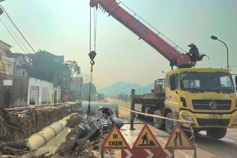 <a href="/thoi-su" title="Thời sự" rel="dofollow">Thời sự</a>