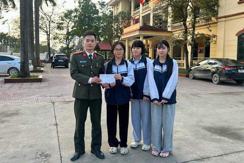 <a href="/giao-duc" title="Giáo dục" rel="dofollow">Giáo dục</a>