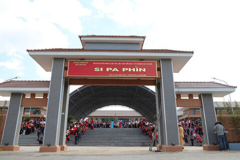 Cận cảnh trường nội trú liên cấp đầu tiên ở Si Pa Phìn trước ngày khánh thành