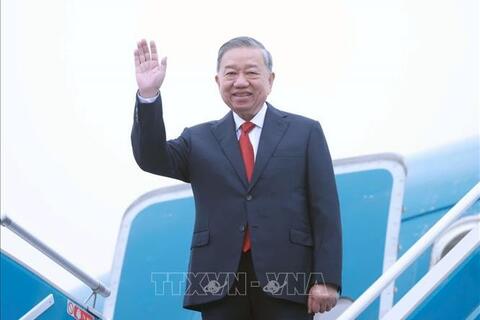 <a href="/thoi-su" title="Thời sự" rel="dofollow">Thời sự</a>