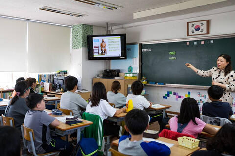 Bài toán giáo viên thời dân số giảm