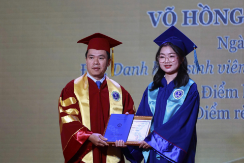 <a href="/giao-duc" title="Giáo dục" rel="dofollow">Giáo dục</a>