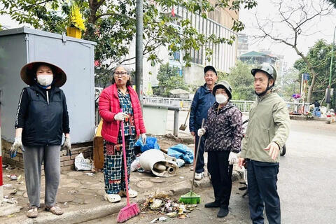 Phường Kim Liên, Hà Nội đồng loạt tổng vệ sinh môi trường chào Xuân