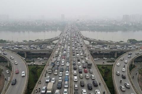 Giao thông Hà Nội sáng 24/2: Mưa nhỏ, nhiều điểm ùn tắc kéo dài