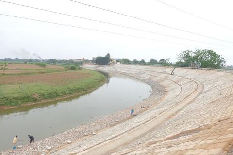 <a href="/thoi-su" title="Thời sự" rel="dofollow">Thời sự</a>