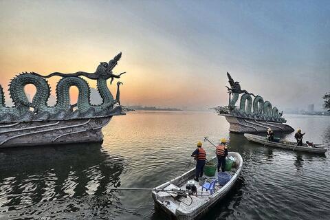 <a href="/thoi-su" title="Thời sự" rel="dofollow">Thời sự</a>