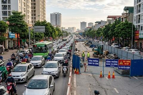 Giao thông Hà Nội sáng 10/3: Ngã tư Vọng, Xuân Thủy kẹt xe giờ cao điểm