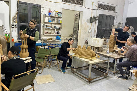 Ghé Bát Tràng ngắm 'gốm Phồn' đầu Xuân