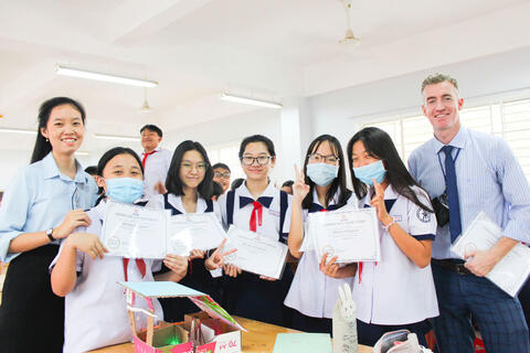 <a href="/giao-duc" title="Giáo dục" rel="dofollow">Giáo dục</a>