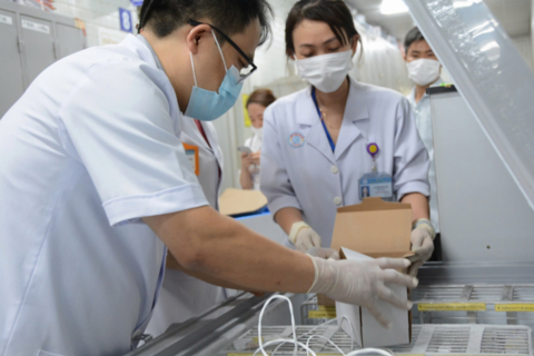 WHO chuyển khẩn thuốc giải độc botulinum từ Thụy Sĩ về Việt Nam cứu 3 bệnh nhi nguy kịch