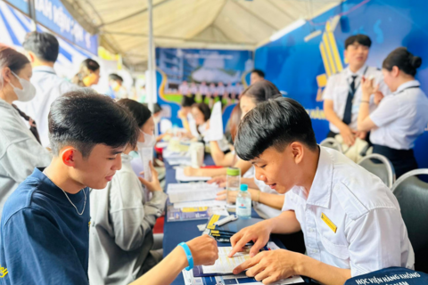 <a href="/giao-duc" title="Giáo dục" rel="dofollow">Giáo dục</a>