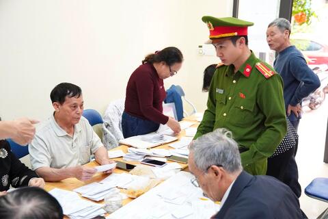 <a href="/thoi-su" title="Thời sự" rel="dofollow">Thời sự</a>