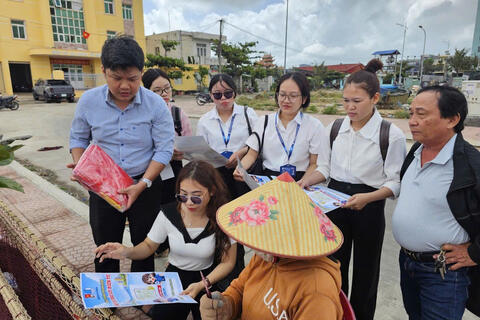 Ngư dân Gia Lai tạm dừng đi biển để thực hiện quyền bầu cử