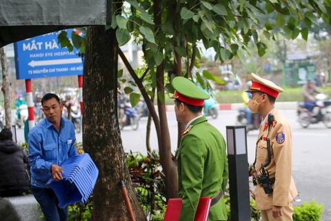 <a href="/thoi-su" title="Thời sự" rel="dofollow">Thời sự</a>