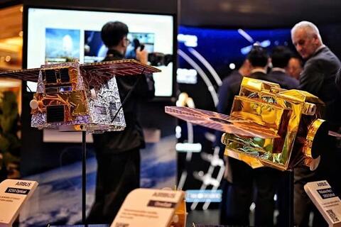 Khi Quốc đảo sư tử bước vào cuộc chơi vũ trụ Đông Nam Á