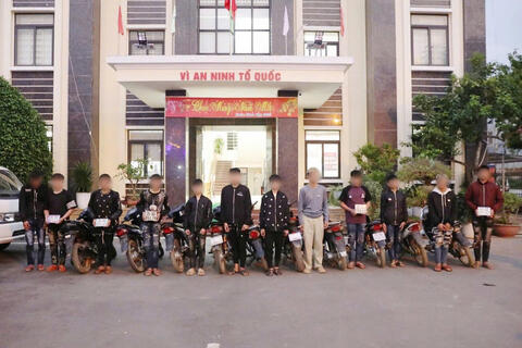 Truy xét xuyên đêm xử lý nhóm thanh thiếu niên phóng nhanh, vượt ẩu