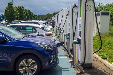 Làn sóng tiết kiệm năng lượng lan rộng: Ưu tiên toàn cầu trong bối cảnh bất ổn