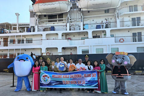 <a href="/kham-pha" title="Khám phá" rel="dofollow">Khám phá</a>