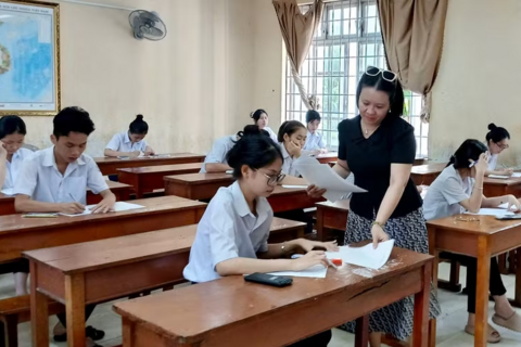 <a href="/giao-duc" title="Giáo dục" rel="dofollow">Giáo dục</a>