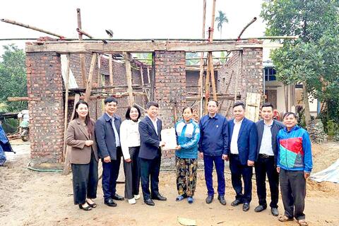 Xã Ba Vì: Triển khai nhiều hoạt động an sinh xã hội, chăm lo cho người có hoàn cảnh khó khăn