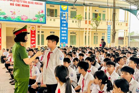 <a href="/giao-duc" title="Giáo dục" rel="dofollow">Giáo dục</a>