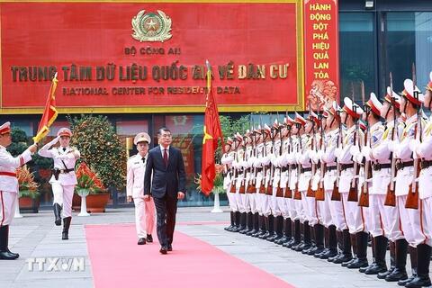 Thủ tướng: Hiện đại hóa phương thức quản trị quốc gia, xây dựng nền hành chính phục vụ