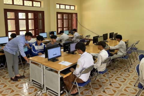 <a href="/giao-duc" title="Giáo dục" rel="dofollow">Giáo dục</a>