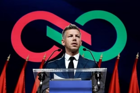 Tân Thủ tướng Hungary tuyên bố từ chối tài trợ cho Ukraine, tiếp tục mua dầu từ Nga