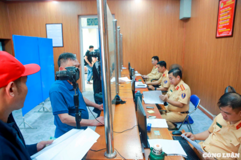 <a href="/thoi-su" title="Thời sự" rel="dofollow">Thời sự</a>