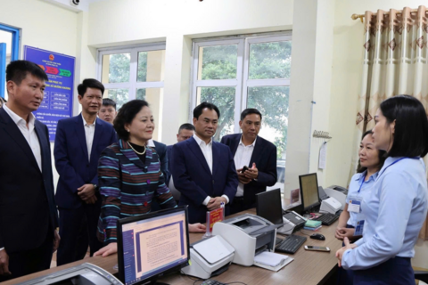 <a href="/thoi-su" title="Thời sự" rel="dofollow">Thời sự</a>